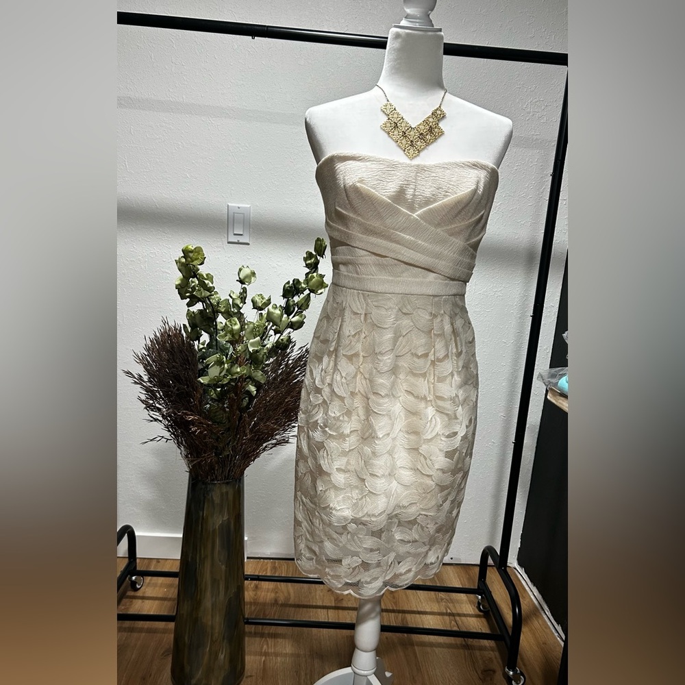 BCBG MAXAZRIA Elegant Cream Strapless Dress size 10